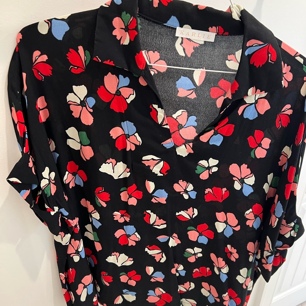 Karlie top, size Medium